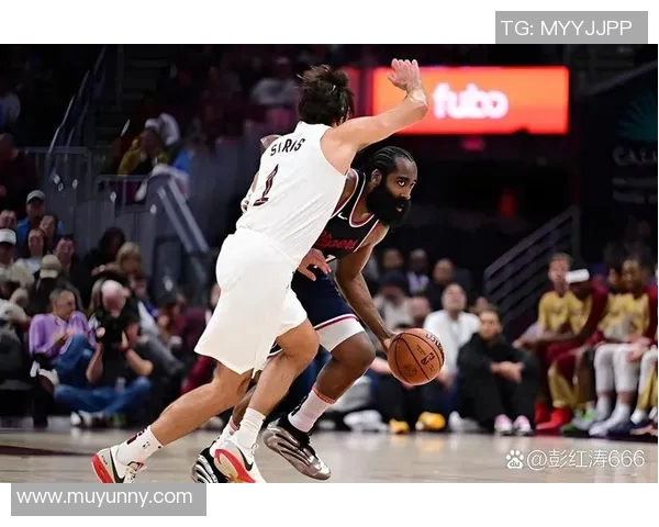 快船与湖人激战球馆内外球迷热情高涨共襄盛举 快船与湖人激战球馆内外球迷热情高涨共襄盛举