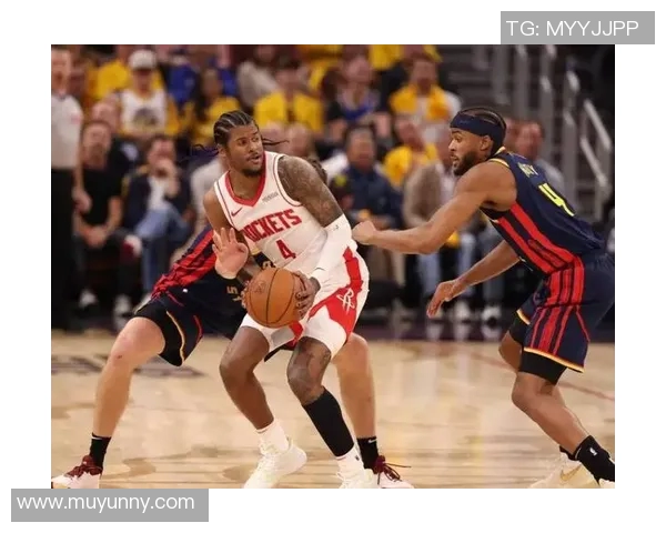 火箭与勇士西部决赛第五场激战回顾与精彩瞬间分析