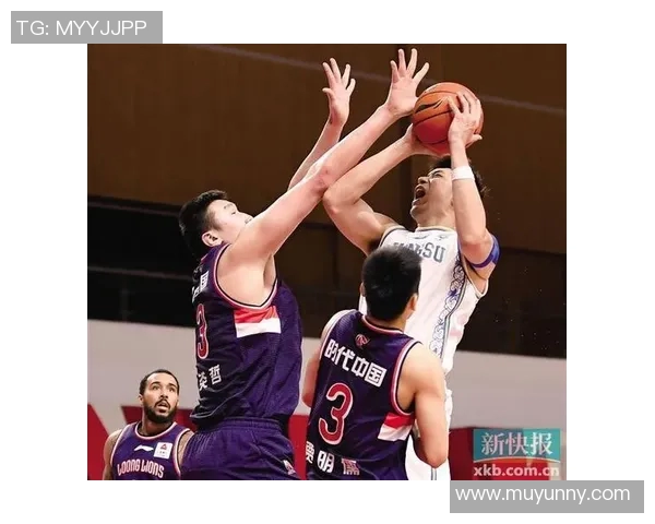 广州龙狮迎战江苏队全力争胜展现篮球魅力与团队精神 广州龙狮迎战江苏队全力争胜展现篮球魅力与团队精神