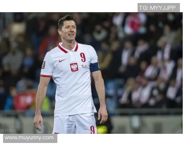 莱万领衔球队新征程期待再创辉煌展现无与伦比的足球魅力与实力 莱万领衔球队新征程期待再创辉煌展现无与伦比的足球魅力与实力