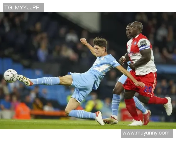 韦康比与温布尔的激烈对决揭示了足球战术的博弈与团队合作的重要性